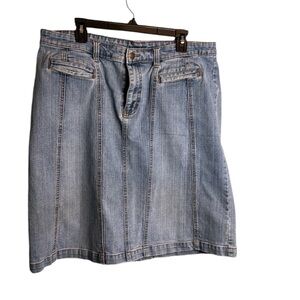 Veneezia plus size (18) light wash denim skirt slit pockets on front only